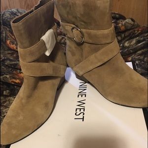 Nine West Journeyono Suede Booties